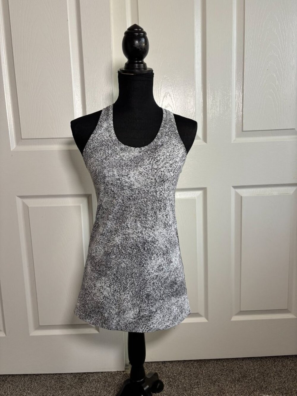 Lululemon black & white speckled racerback tank size 10